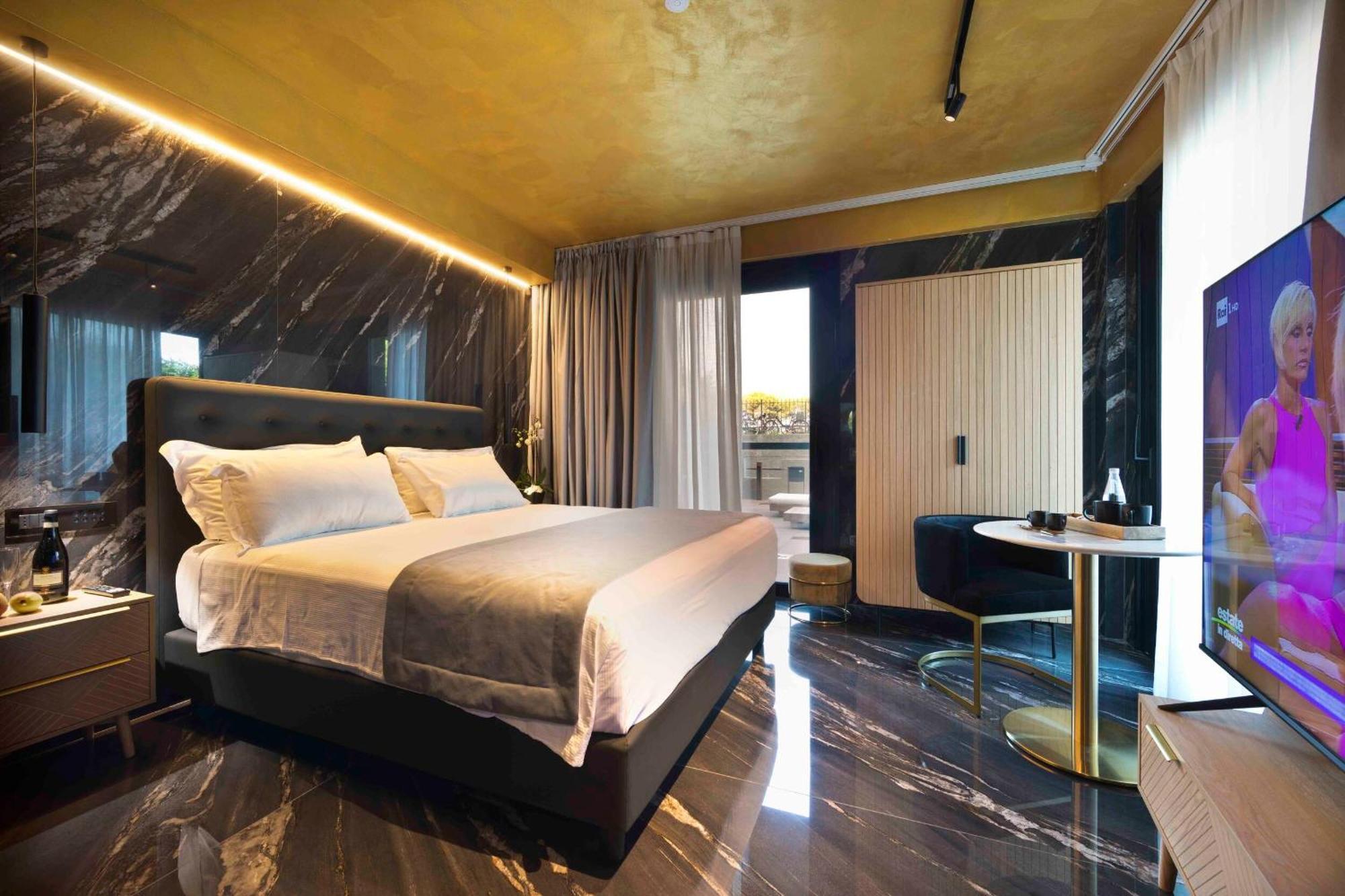 Boutique Hotel シルミオーネ エクステリア 写真